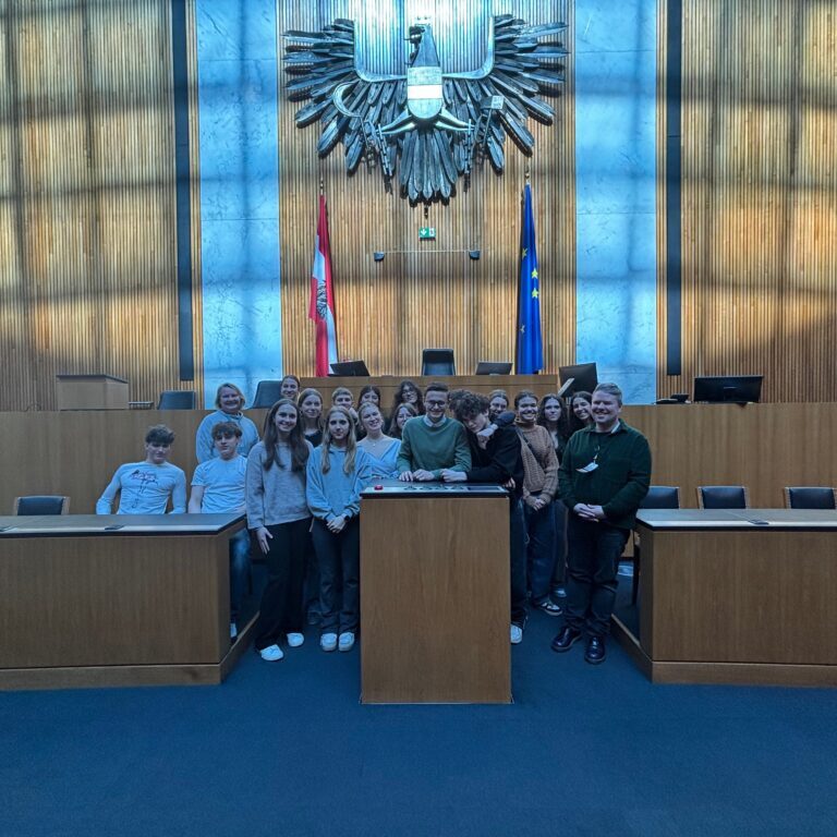 20250320_7D_Parlament_OST